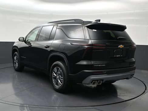 Certified 2026 Chevrolet Traverse LT FWD image 3