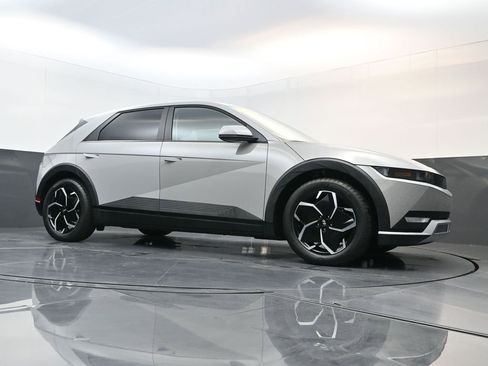 Used 2024 Hyundai Ioniq 5 SEL image 14