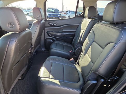 Used 2023 GMC Acadia SLT w/ Elevation Edition image 11