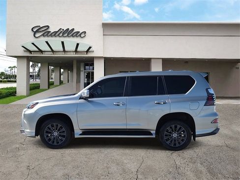 Used 2023 Lexus GX 460 Premium image 2