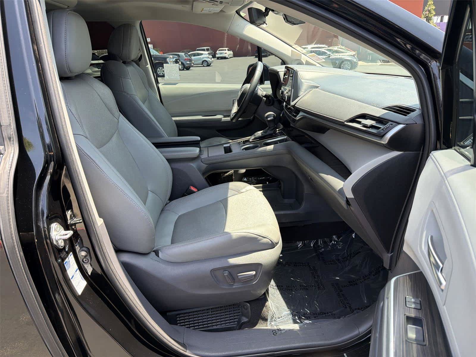 Used 2021 Toyota Sienna Limited AWD/4WD image 15