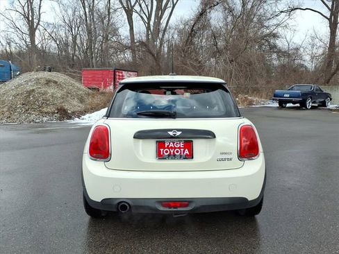 Used 2016 MINI Cooper 2-Door Hardtop image 6