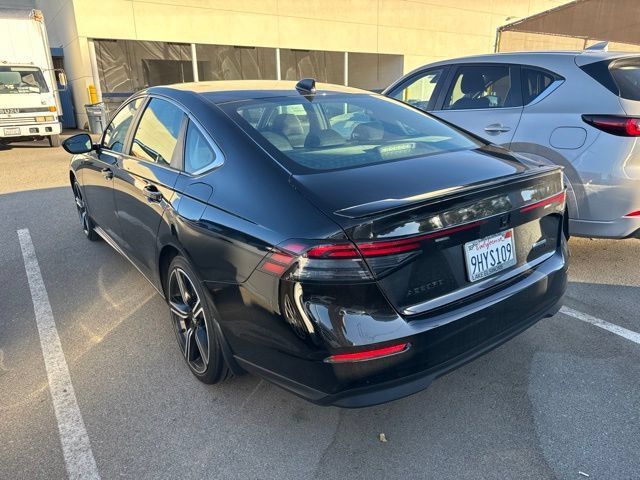 Used 2023 Honda Accord Sport image 3