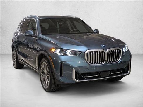 New 2026 BMW X5 xDrive50e w/ Premium Package image 6