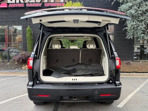 Used 2020 Lincoln Navigator Black Label w/ Cargo Convenience Package AWD/4WD image 17