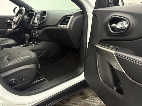 Used 2021 Jeep Cherokee Latitude Lux 80th Anniv w/ Quick Order Package 26U 80TH AWD/4WD image 33