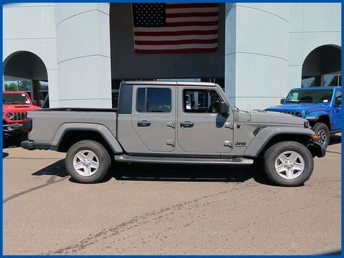 Certified 2021 Jeep Gladiator Sport AWD/4WD image 1