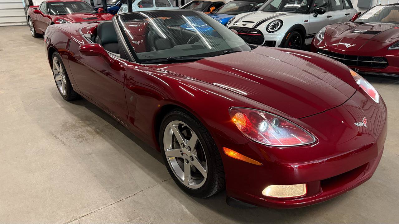 Used 2006 Chevrolet Corvette Convertible RWD image 2