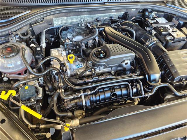 Used 2025 Volkswagen Jetta SE FWD image 28