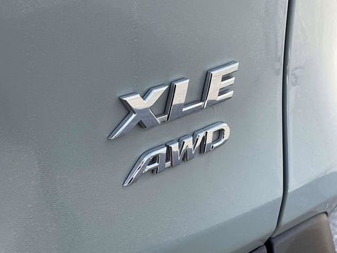 Used 2023 Toyota RAV4 XLE Premium image 12