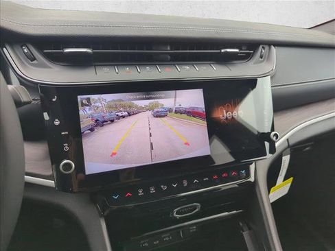 New 2026 Jeep Grand Cherokee Limited w/ Limited Altitude Package image 10