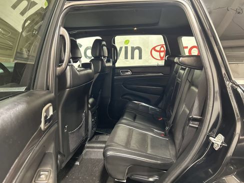 Used 2018 Jeep Grand Cherokee Overland AWD/4WD image 18