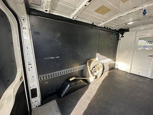 Used 2018 Ford Transit 250 148 Medium Roof RWD image 25