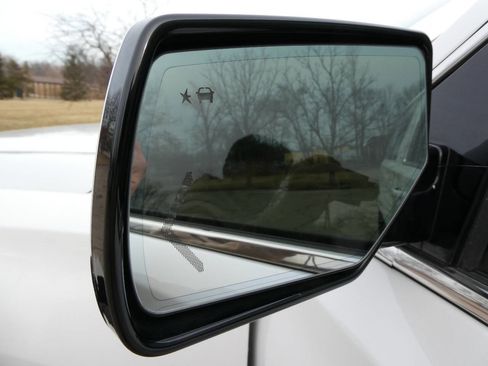 Used 2019 GMC Yukon XL SLT w/ Premium Edition AWD/4WD image 35