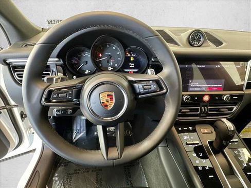 Used 2026 Porsche Macan AWD/4WD image 14