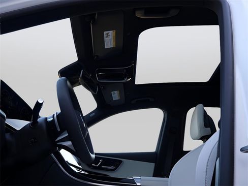 Certified 2025 Mercedes-Benz GLC 300 GLC 300 image 38