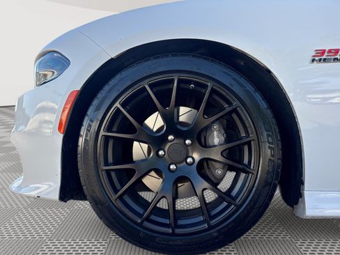 Used 2019 Dodge Charger Scat Pack w/ Plus Group RWD image 19