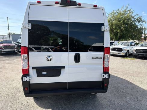 Used 2023 RAM ProMaster 2500 FWD image 3