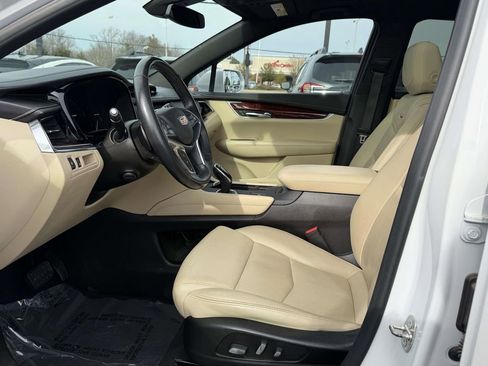Used 2019 Cadillac XT5 Luxury image 18