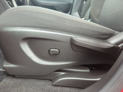 Certified 2020 Chevrolet Trax LT FWD image 19