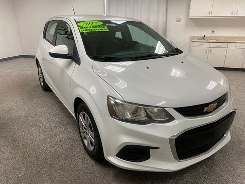 Used 2017 Chevrolet Sonic LT image 3