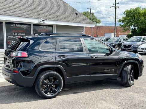 Used 2019 Jeep Cherokee Latitude Plus AWD/4WD image 11