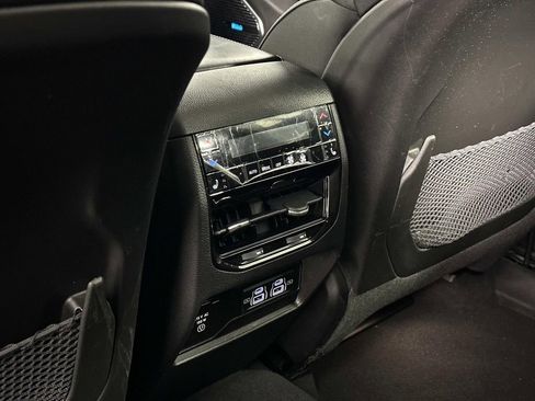 Used 2023 Jeep Grand Cherokee Overland w/ Luxury Tech Group IV image 34