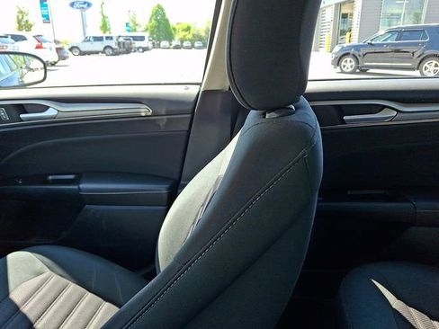 Certified 2017 Ford Fusion SE FWD image 22