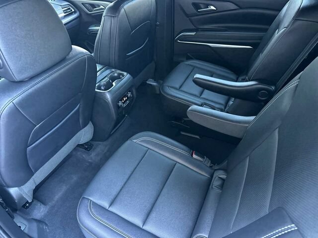Used 2026 Chevrolet Traverse LT w/ Driver Confidence Package AWD/4WD image 14