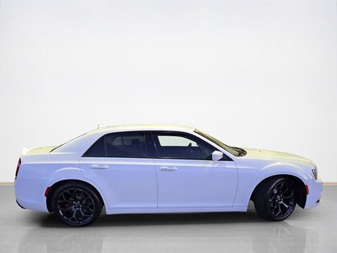 Used 2019 Chrysler 300 S image 2