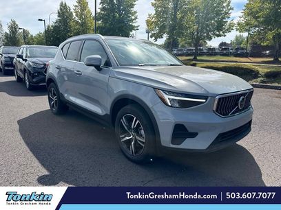 Used 2025 Volvo XC40 B5 Core