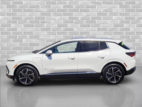 Certified 2024 Chevrolet Equinox EV LT FWD image 9