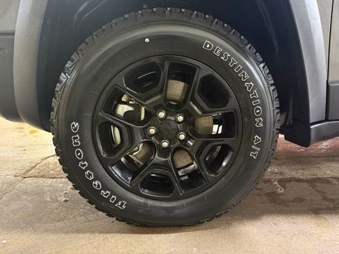 Used 2023 Jeep Cherokee Trailhawk w/ Sun & Sound Group image 32