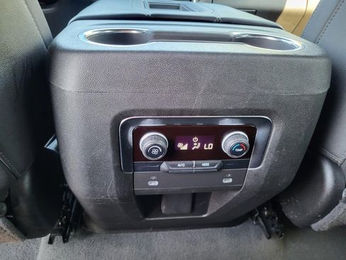 Used 2024 Chevrolet Tahoe LT RWD image 17