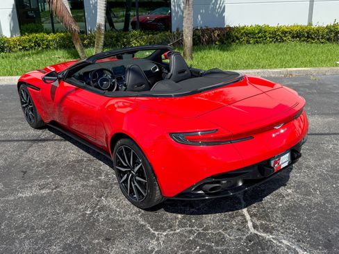 Used 2020 Aston Martin DB11 Volante RWD image 14