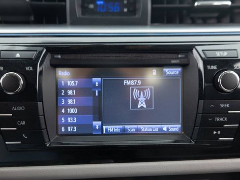 Used 2015 Toyota Corolla LE FWD image 31