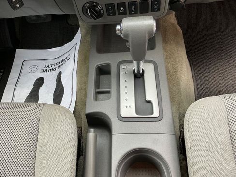 Used 2017 Nissan Frontier SV w/ SV Value Truck Package AWD/4WD image 17