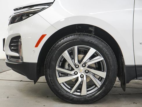 Used 2023 Chevrolet Equinox Premier AWD/4WD image 30