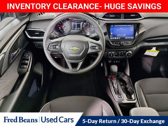 Used 2023 Chevrolet TrailBlazer LT w/ Convenience Package FWD image 28