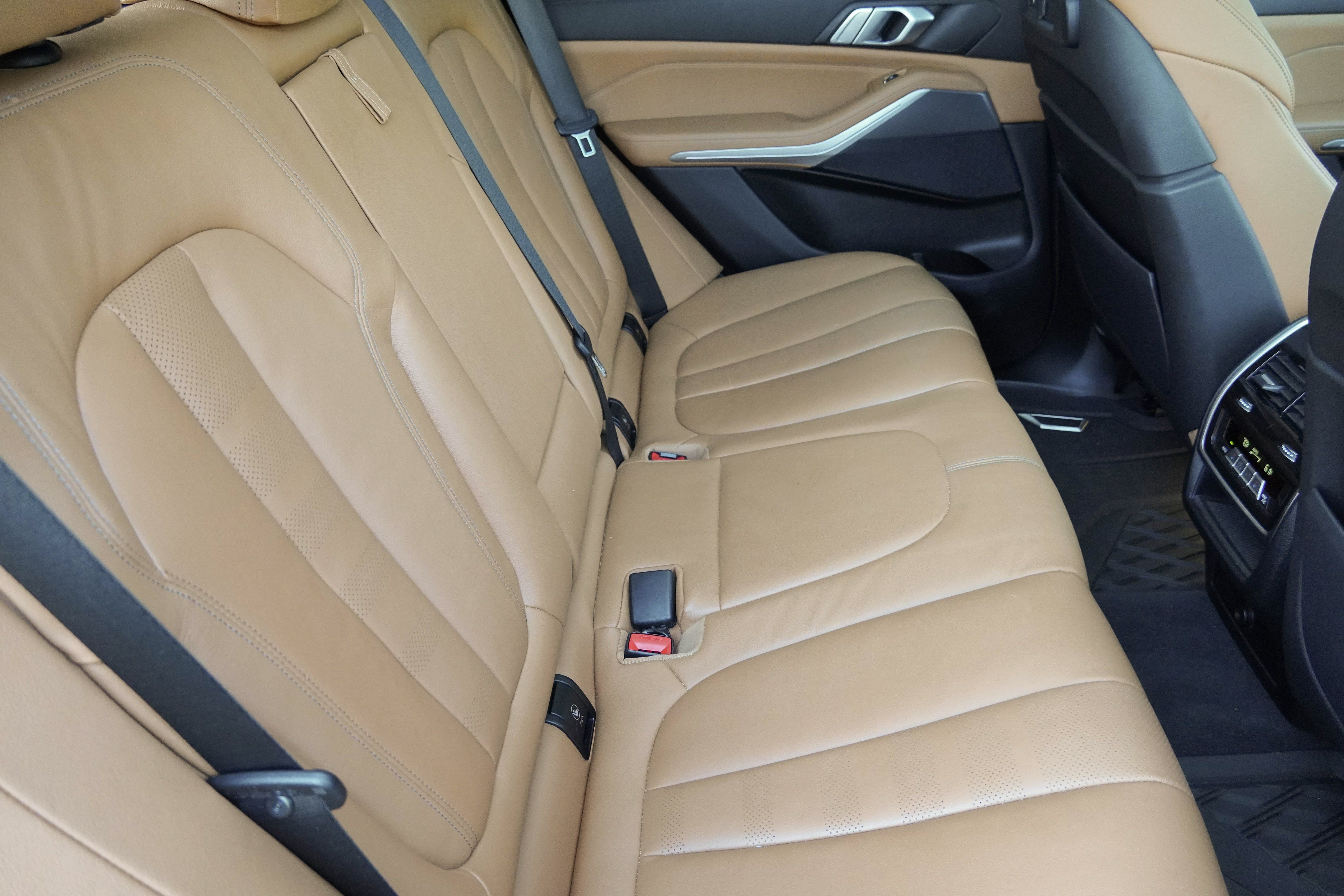 Used 2022 BMW X5 xDrive40i w/ Premium Package AWD/4WD image 32