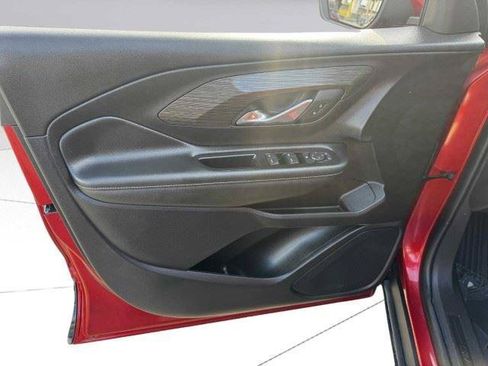 Used 2024 GMC Terrain SLE FWD image 19