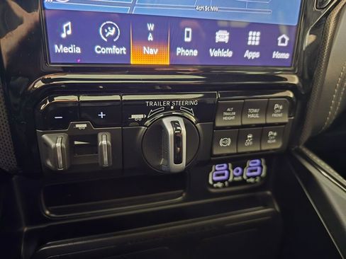 Used 2024 RAM 2500 Limited image 33