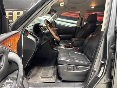 Used 2017 INFINITI QX80 4WD w/ Deluxe Technology Package