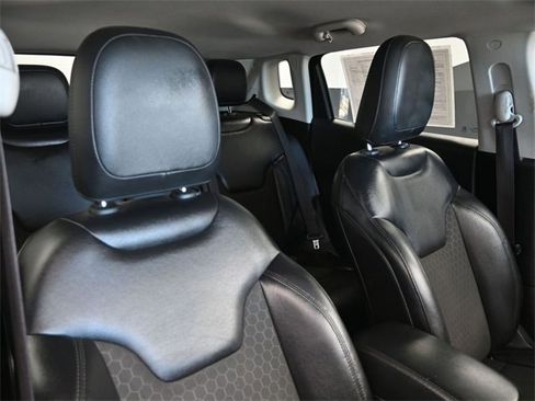 Used 2018 Jeep Compass Altitude image 31