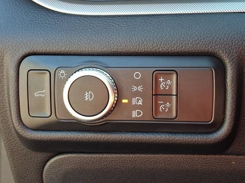 Certified 2023 Ford Explorer XLT w/ Equipment Group 202A AWD/4WD image 26