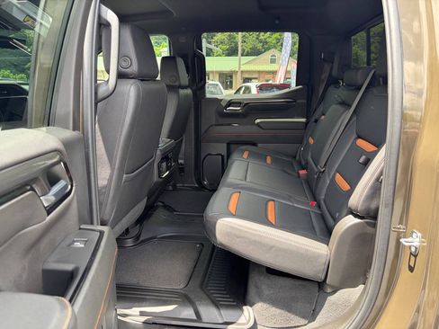 Used 2023 GMC Sierra 1500 AT4 w/ AT4 Premium Package AWD/4WD image 16
