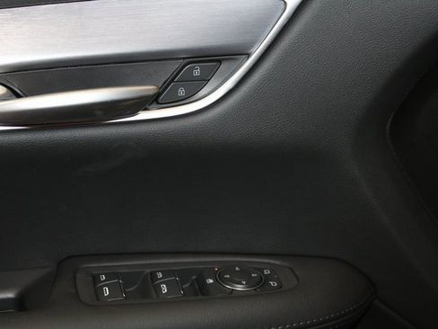 New 2025 Cadillac XT5 Luxury image 11