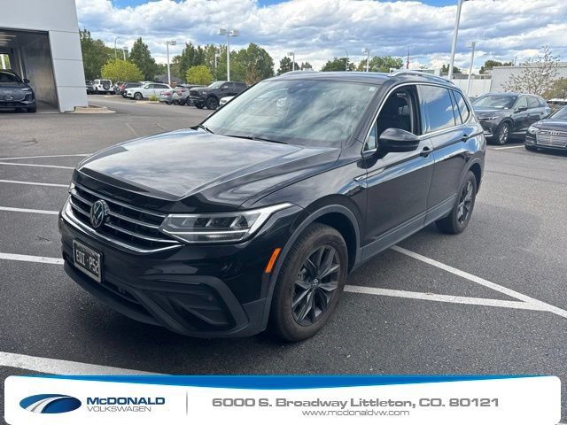 Certified 2024 Volkswagen Tiguan SE AWD/4WD image 1