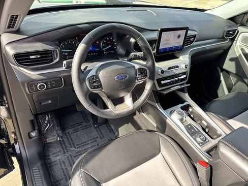 Used 2023 Ford Explorer XLT w/ Equipment Group 202A image 23