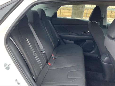 Used 2023 Hyundai Elantra Blue image 18